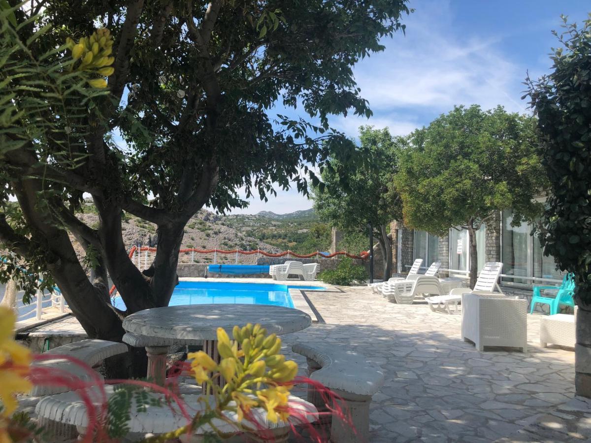 Resort Haus Toma Cesarica Exterior photo